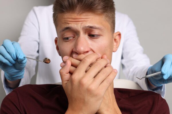 Caria dentară: primele semne pe care nu ar trebui să le ignori
