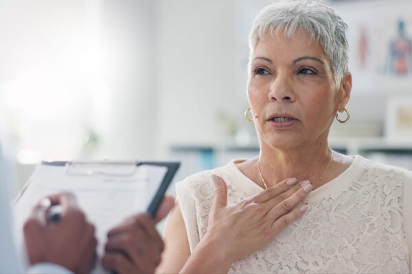 Cât timp se poate urma terapia hormonală la menopauză? Ce stabilește medicul