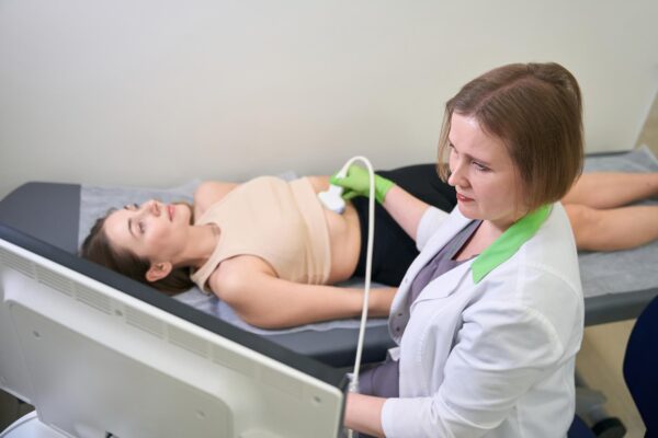 Pietre la fiere fără simptome: ce opțiuni se discută cu medicul