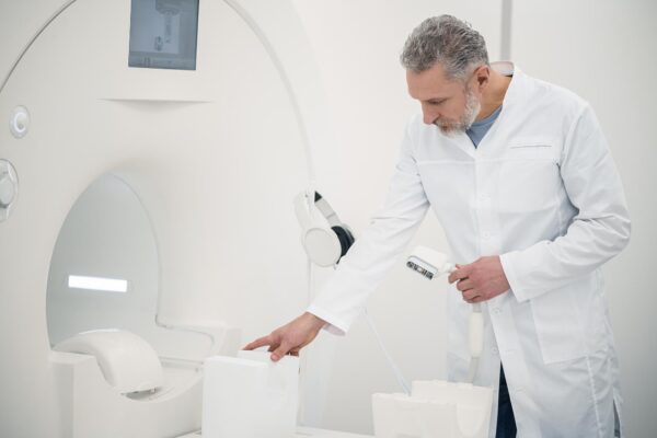 Nodul suprarenalian descoperit întâmplător: ce se verifică în continuare
