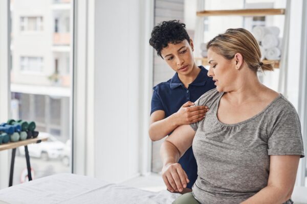 Reabilitarea pulmonară: ce include și cui îi poate fi utilă