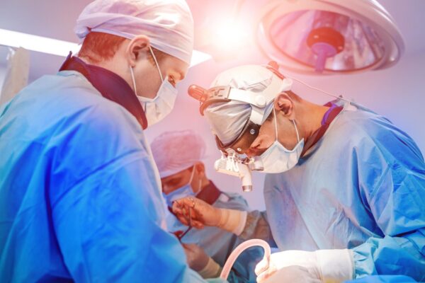 Chirurgie laparoscopică sau deschisă: ce diferențe contează pentru pacient